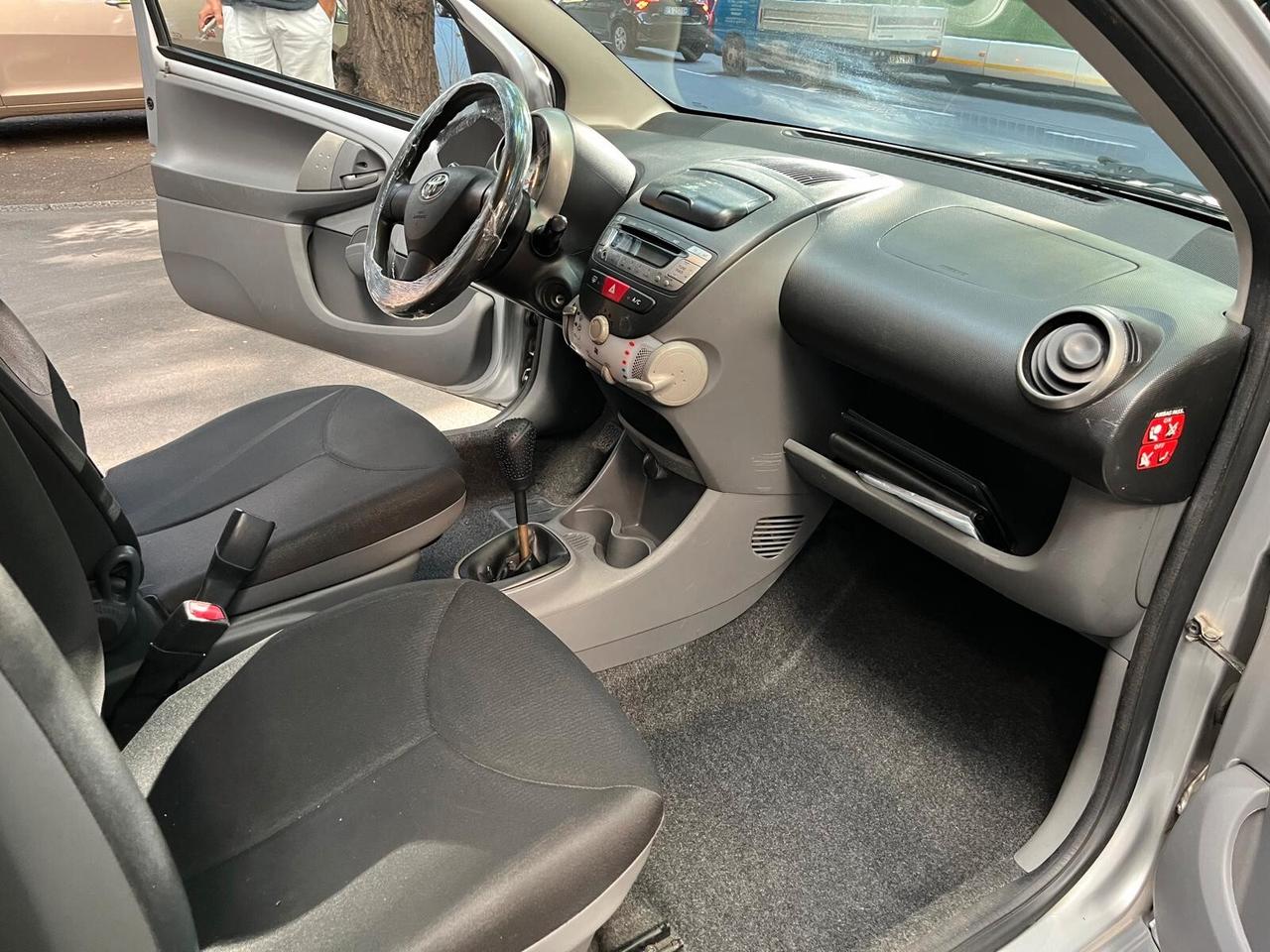 Toyota Aygo 1.0 VVT-i 69 CV 3 porte x-play