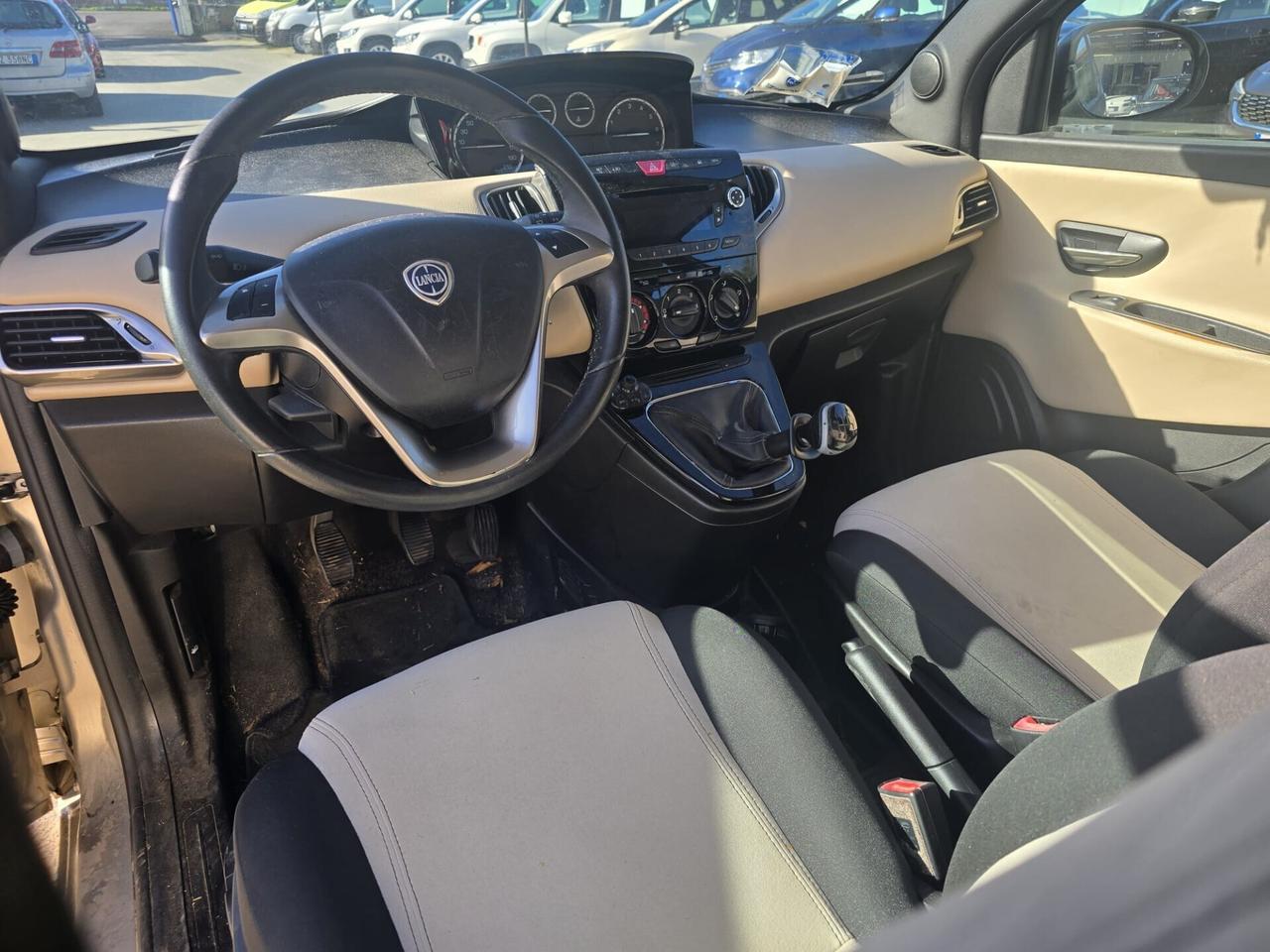 Lancia Ypsilon 1.2 69 CV 5 porte S&S Platinum