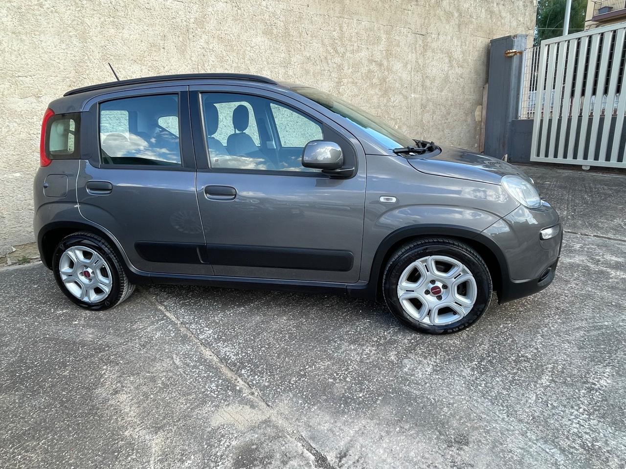 Fiat Panda 1.0 FireFly S&S Hybrid Garmin