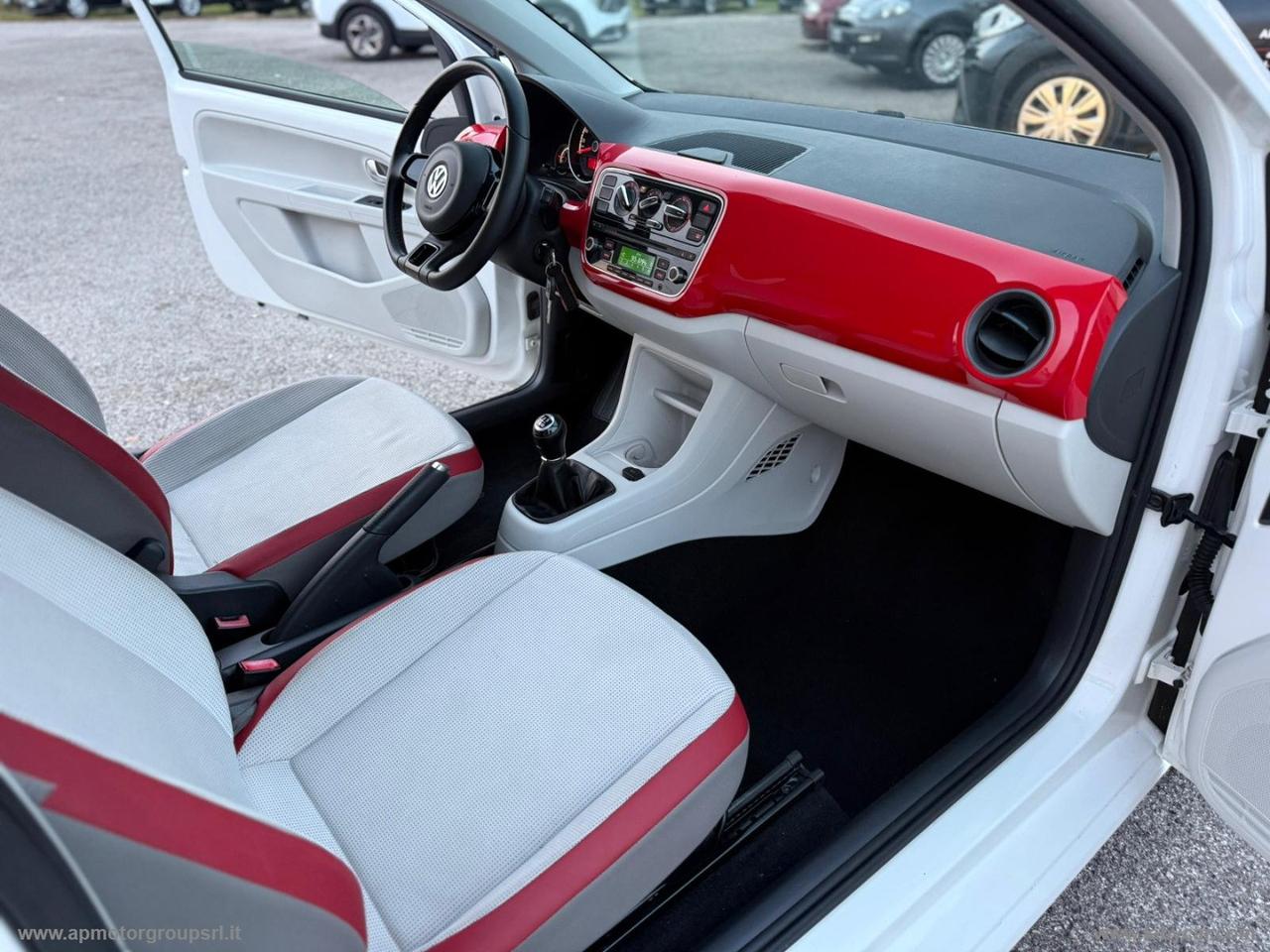 VOLKSWAGEN 1.0 75 CV 5p. high up!