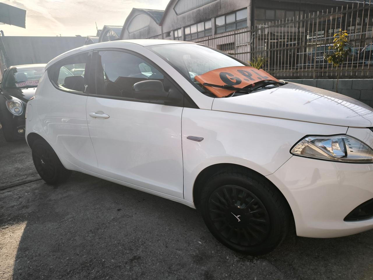 Lancia Ypsilon 1.2 GPL Ecochic Elefantino