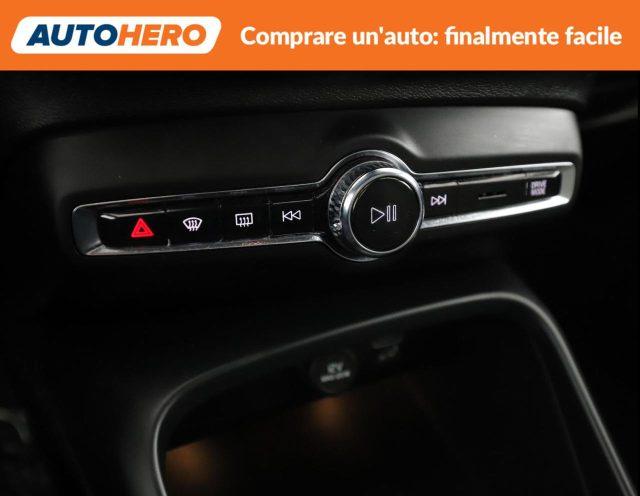 VOLVO XC40 D3 AWD Geartronic Momentum Pro