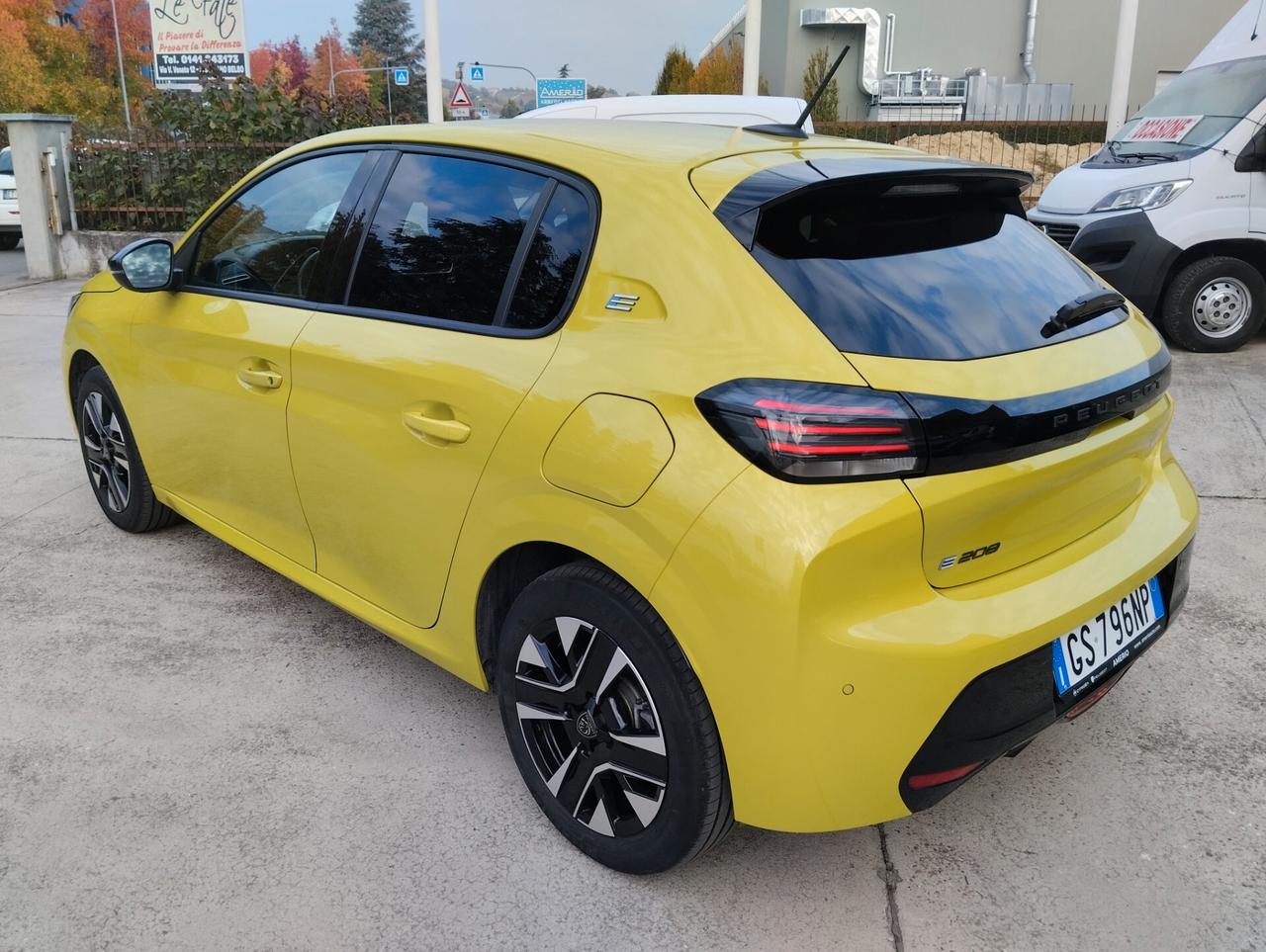 Peugeot 208 motore elettrico 136 CV 5 porte E-Style