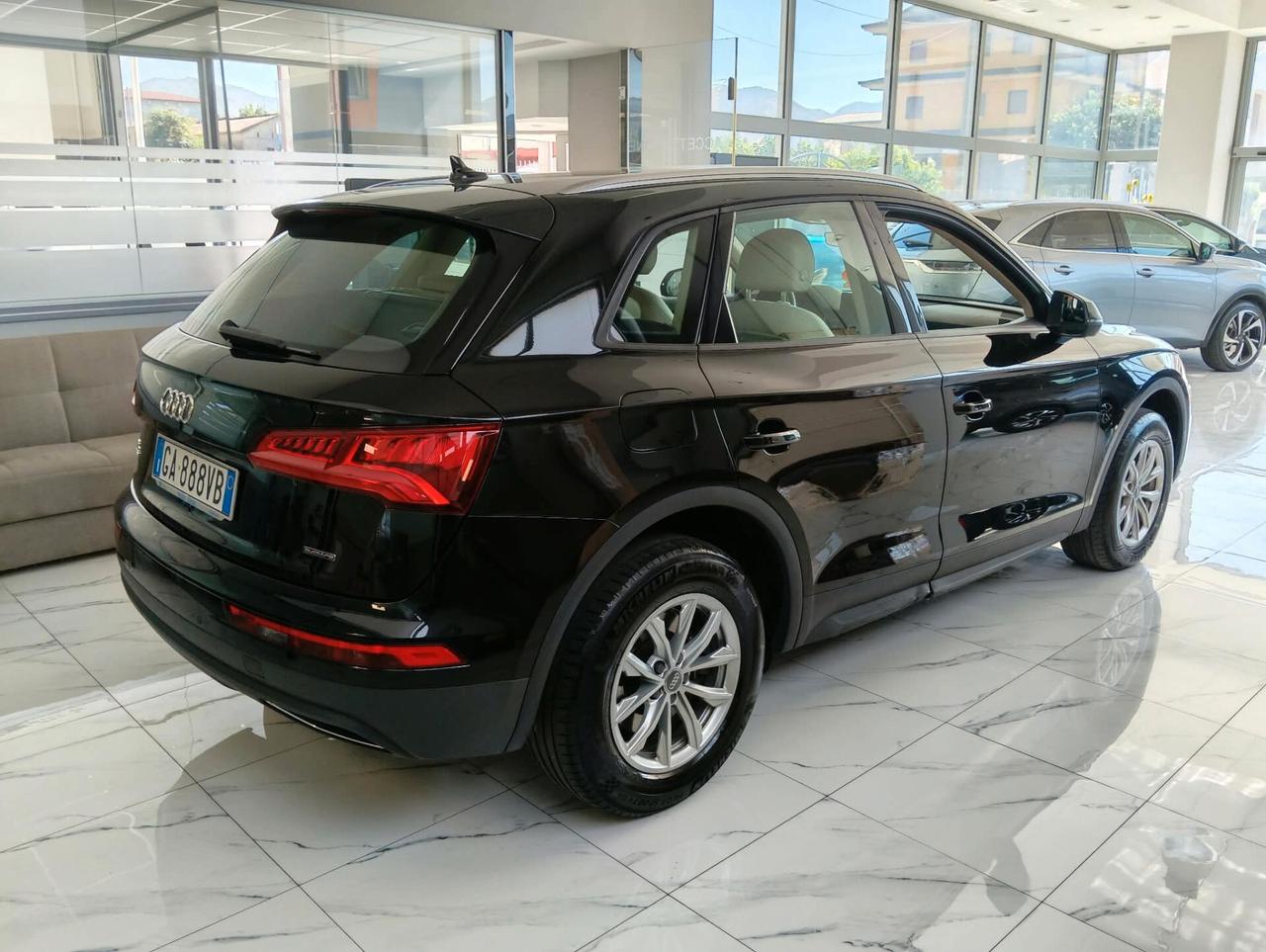 Audi Q5 35 TDI quattro S tronic Business
