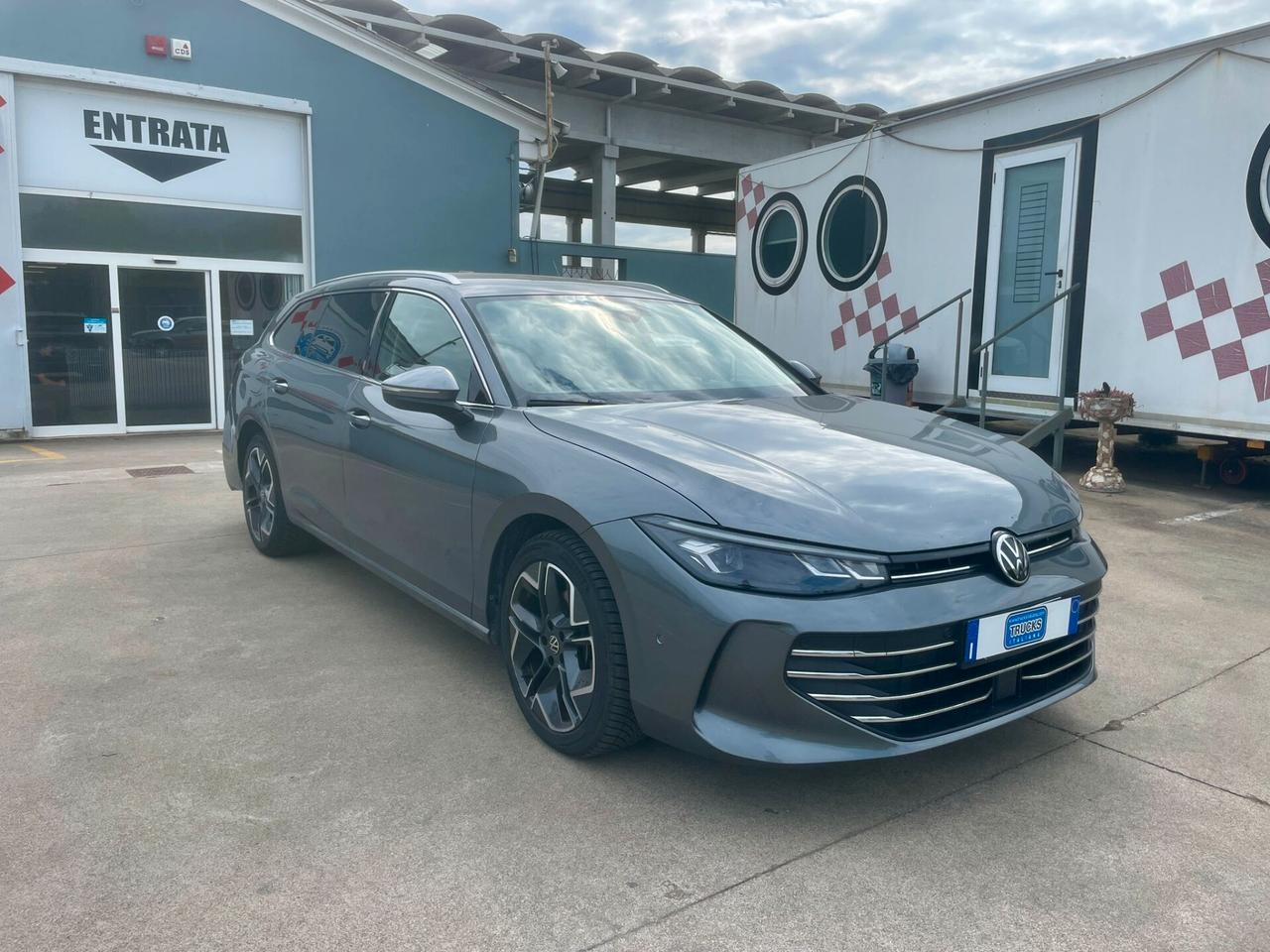 VW Passat Variant 2.0 TDI SCR EVO DSG Business * SINISTRATA*