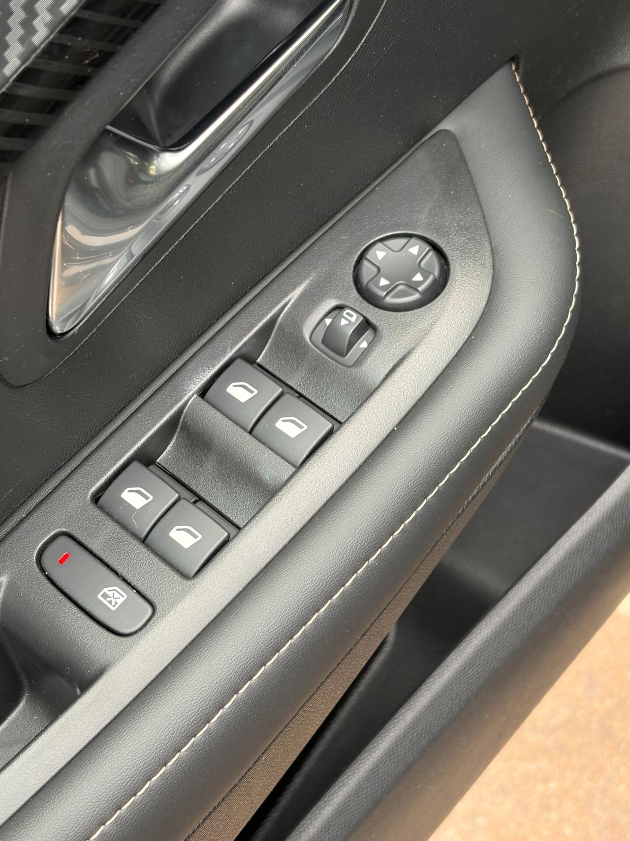 Peugeot 208 PureTech 100 Stop&Start 5 porte Allure