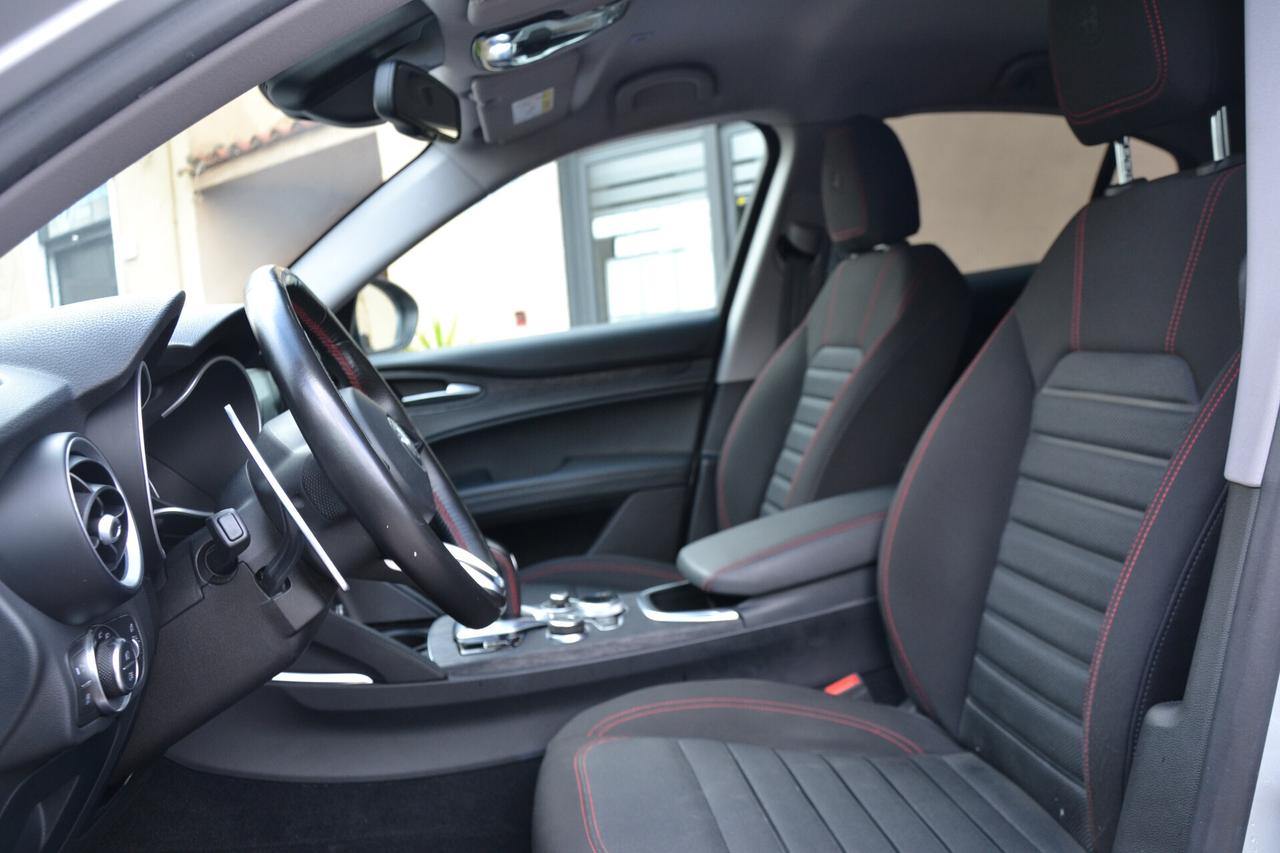 Alfa Romeo Stelvio 2.2 160CV AT8 *FULL LED+NAVI+PDC+RCAM+F1+PRIVACY*