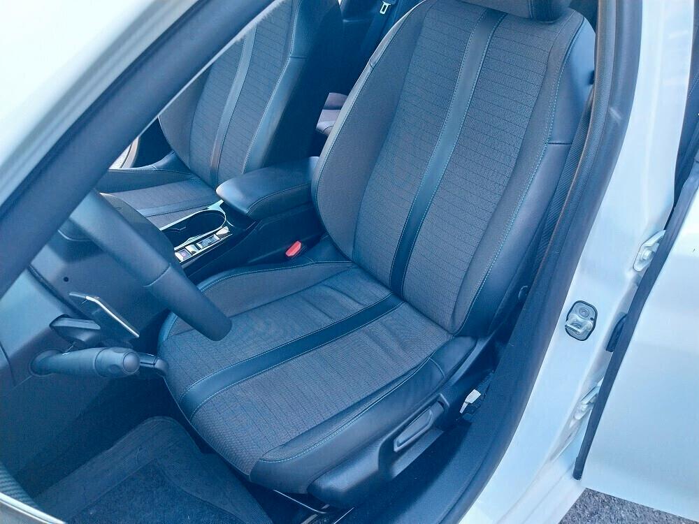Peugeot 208 PureT. 100 EAT8 5 p Allure Automatic