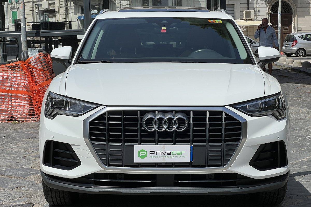 AUDI Q3 35 TFSI Business Advanced