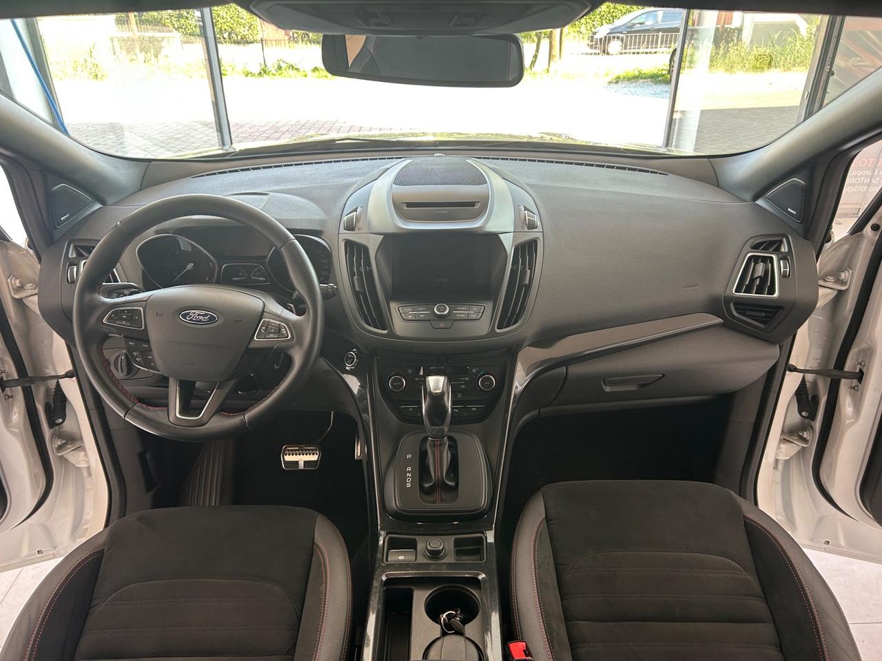Ford Kuga 2.0 TDCI 180 CV 4WD Powershift ST-Line