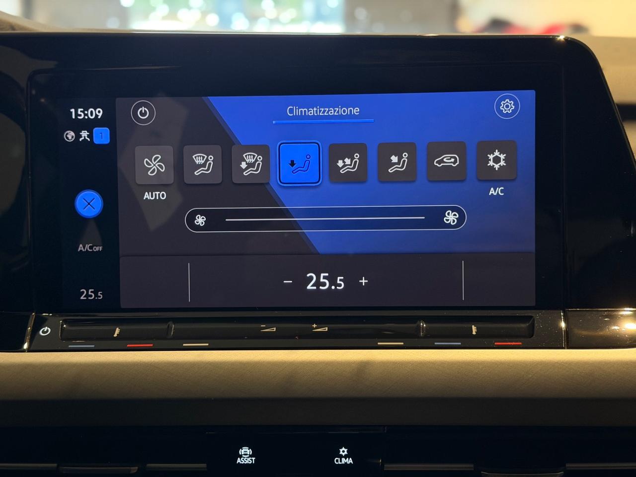 Volkswagen Golf 2.0 Tdi 115CV Life LED/LUCI AMBIE