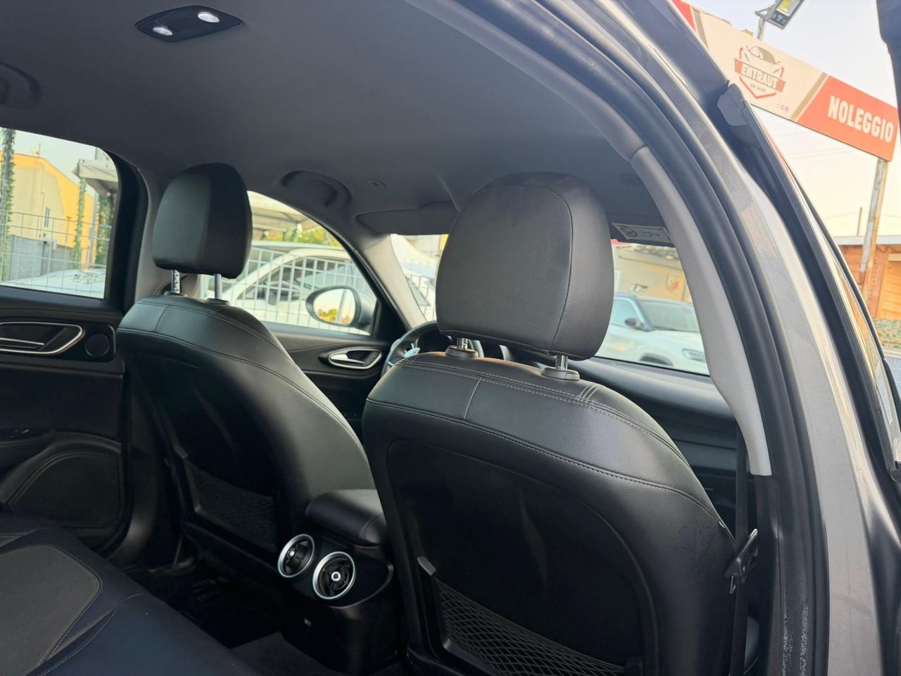 Alfa Romeo Giulia 2.2 180 CV AT8 Sport garanzia12