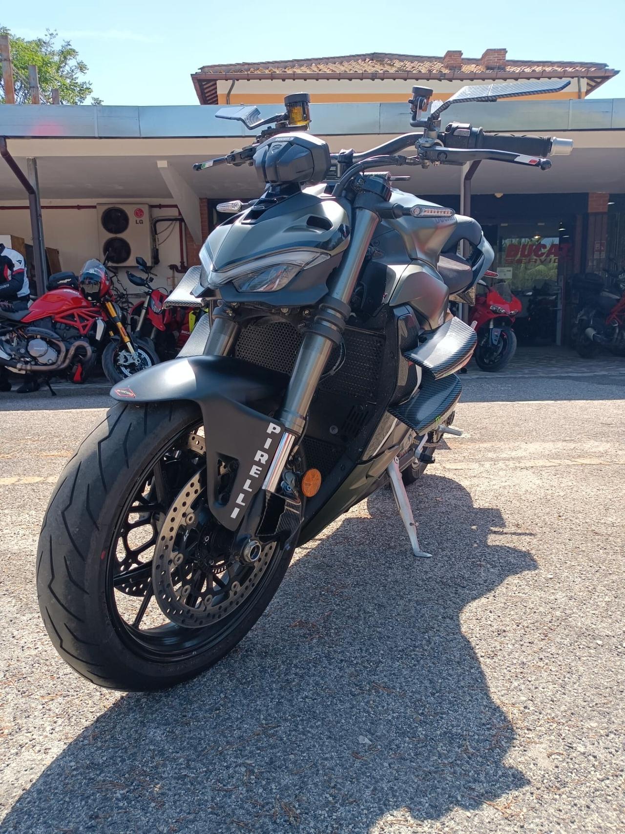 Ducati Streetfighter V2 STORM GREEN