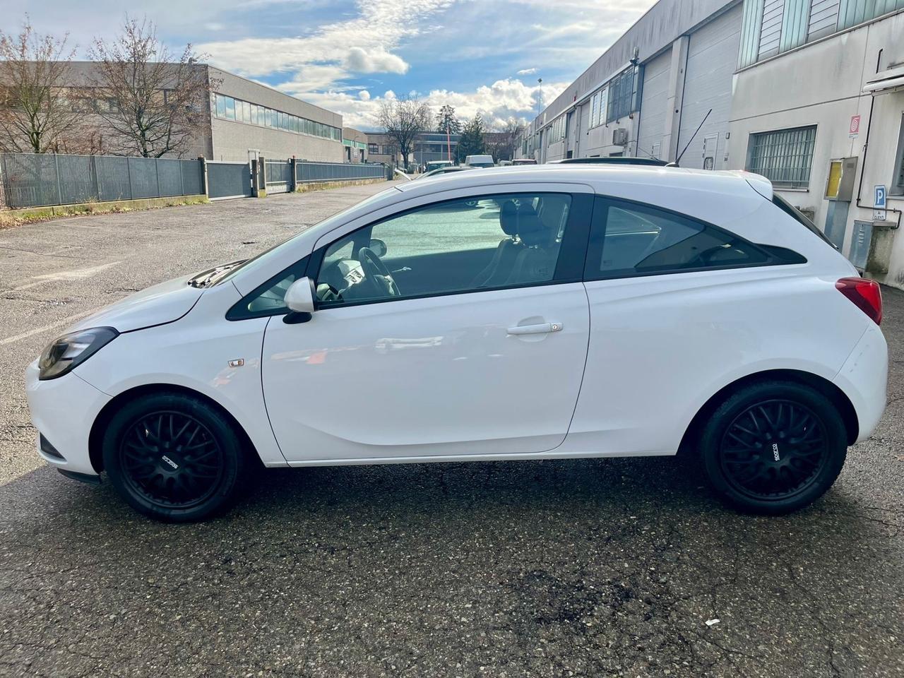Opel Corsa 1.4GPL 122.000km 2017 per neopatentati