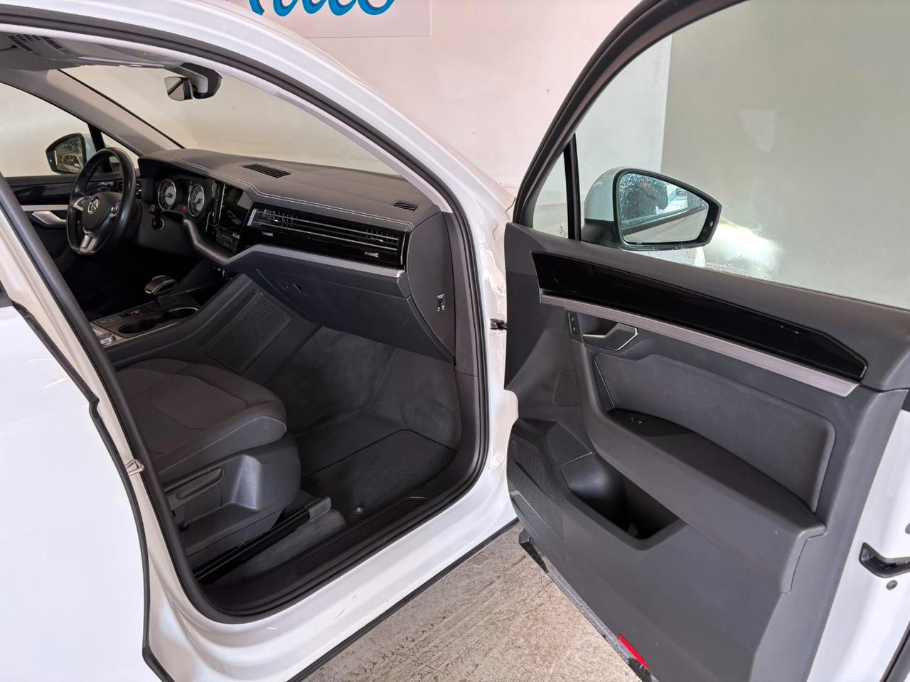 VOLKSWAGEN Touareg 3.0 V6 TDI 286 CV SCR Style