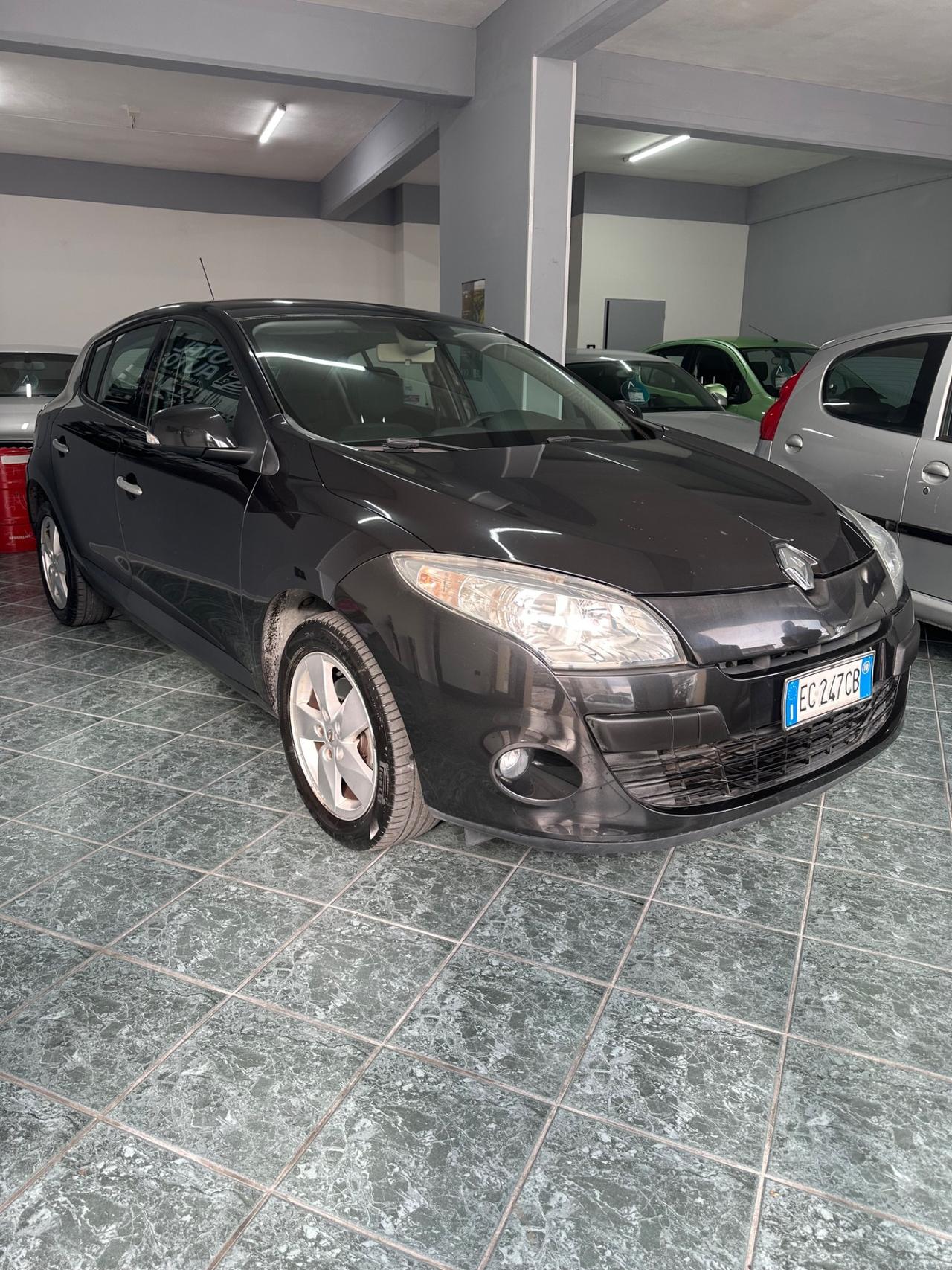 Renault Megane Mégane 1.5 dCi 110CV EDC Dynamique