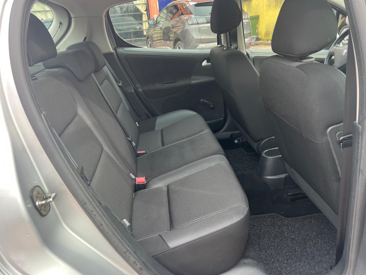 Peugeot 207 Plus 1.4 HDi 70CV 5 porte