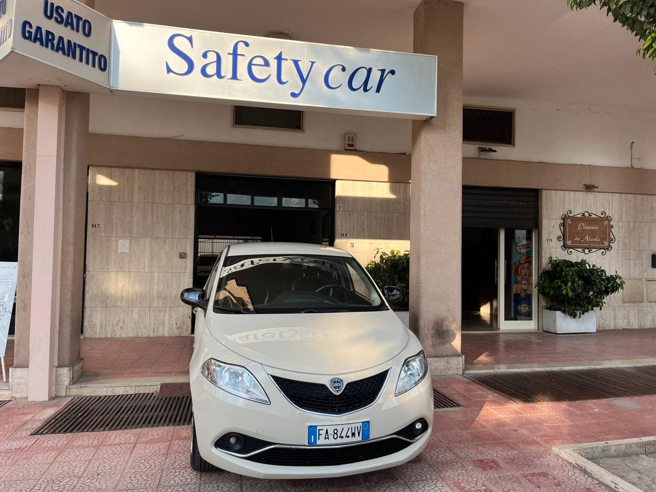 Lancia Ypsilon 1.3MJT95CV 5p Platino Navi-15