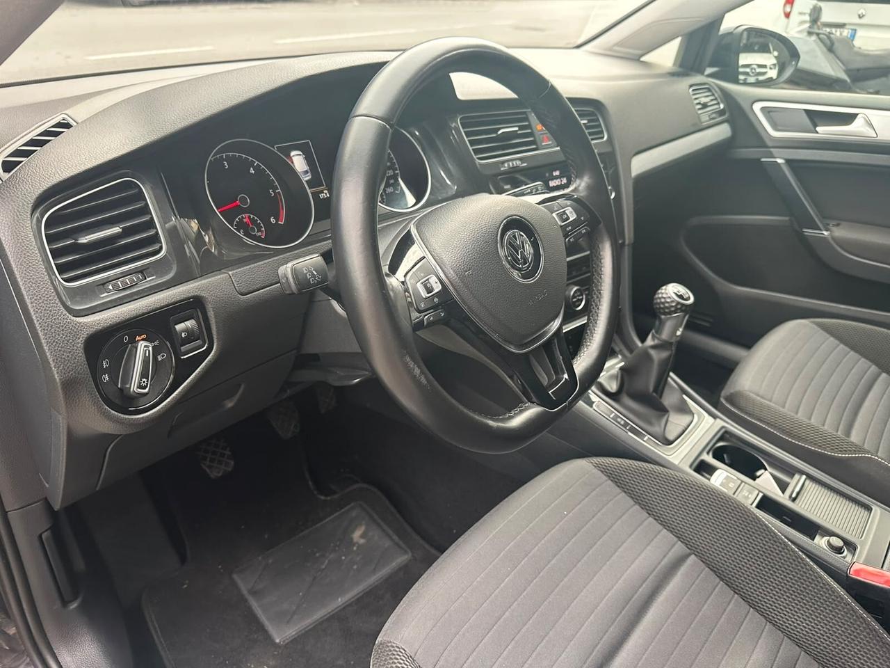 Volkswagen Golf Business 1.6 TDI 5p. 110 CV NAVIGATORE CAR PLAY SEDILI RISCALDATI PARK PILOT ANT E POST