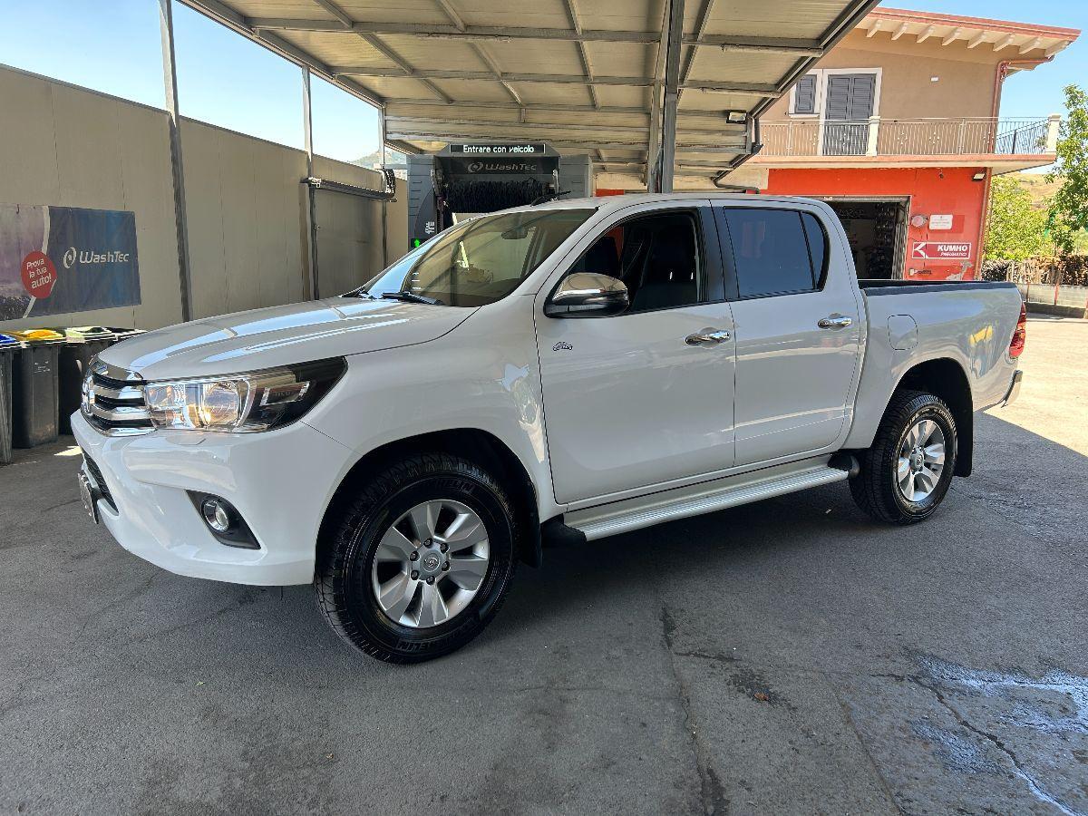 TOYOTA - Hilux 2.4 d-4d 4x4 EXECUTIVE TELECAMERA
