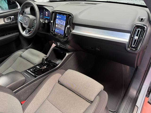 VOLVO XC40 B3 automatico Plus Dark TETTO PAN. Iva deducibile