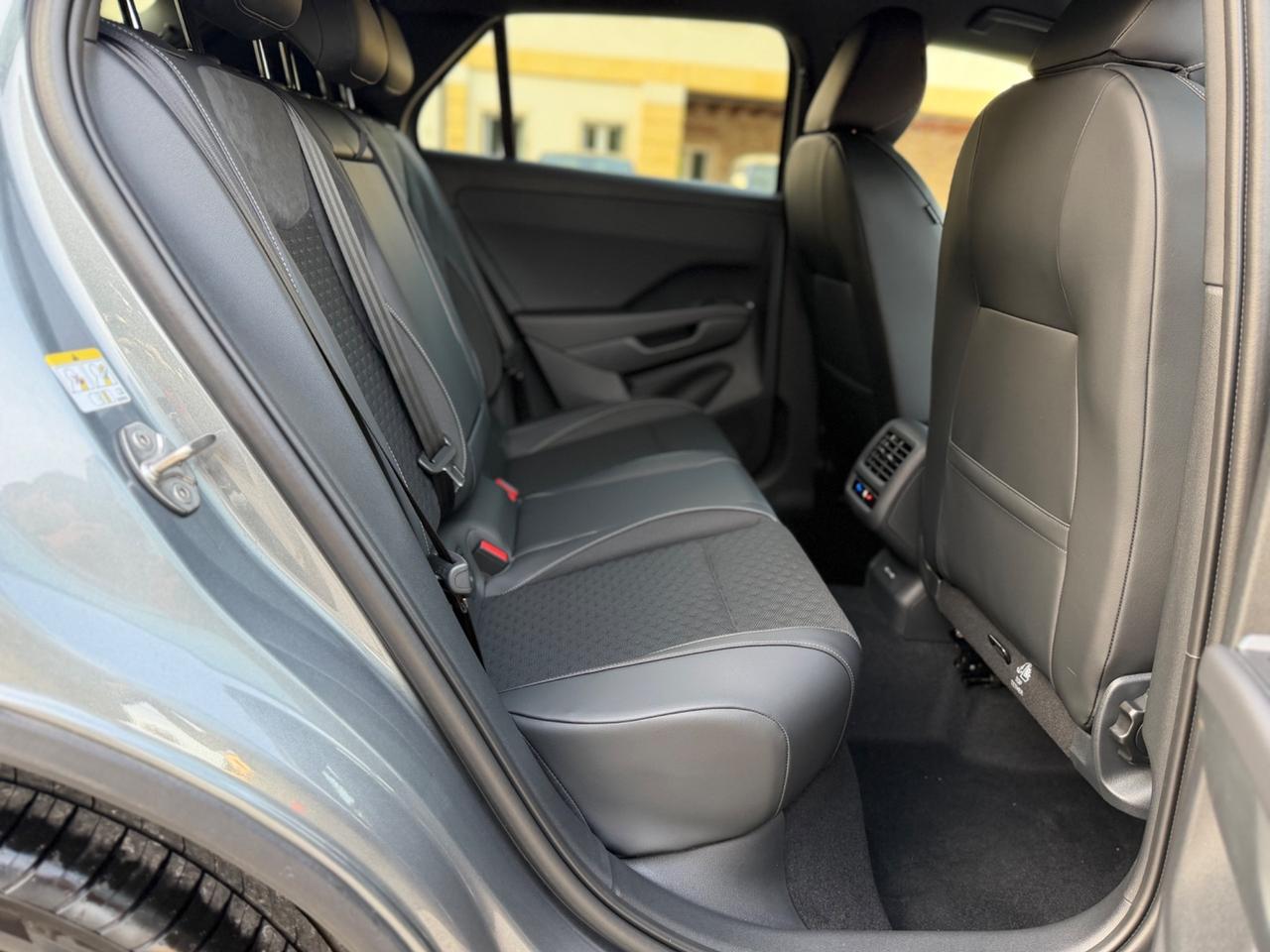 Volkswagen T-Roc 1.5 eTSI ACT 150 CV DSG R-Line