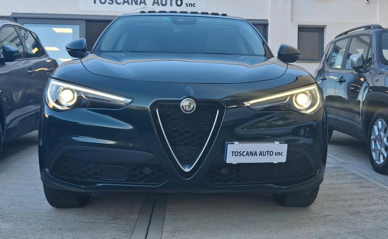 Alfa Stelvio 210 CV AT8 Q4 tetto panoramico