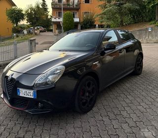 Alfa Romeo Giulietta Total black