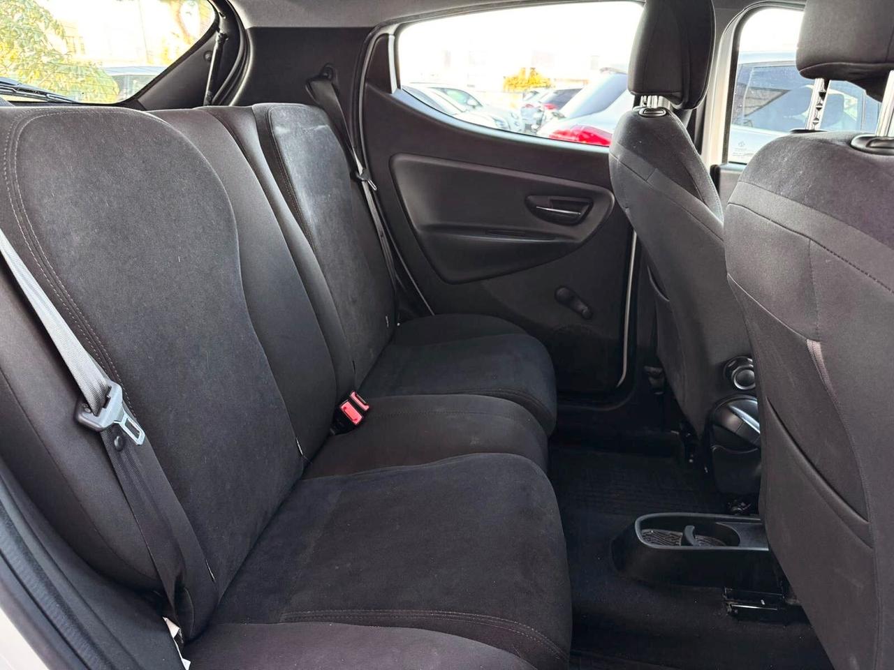 Lancia Ypsilon 0.9 TwinAir 85 CV 5 porte Metano Ecochic Gold