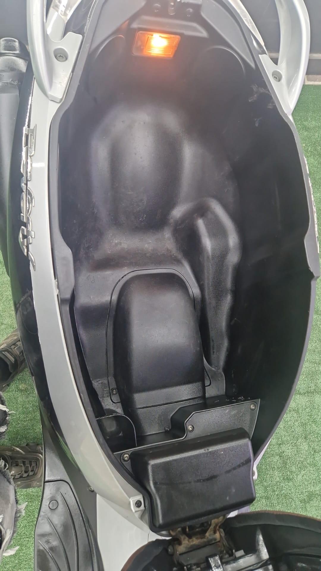 Piaggio Beverly 300 BASE