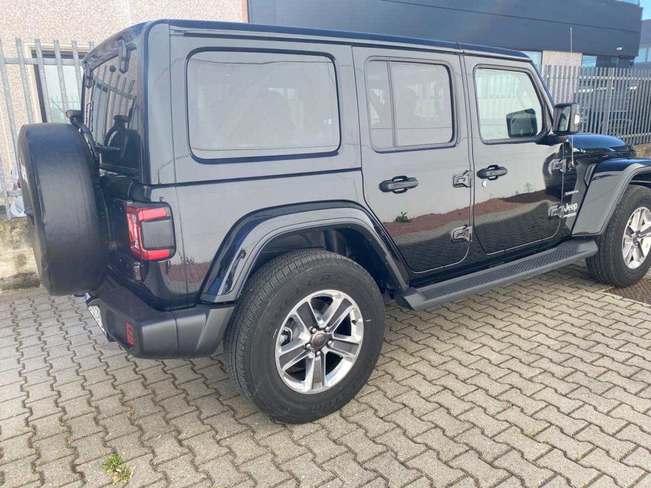 Jeep Wrangler Unlimited 2.0 Turbo Sahara con ACCESSORI