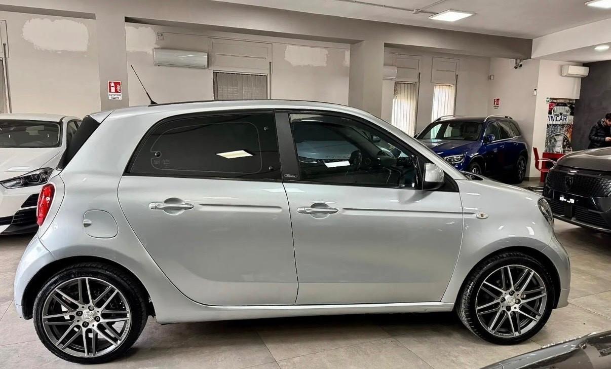 Smart ForFour 1.0 70CV ALLESTIMENTO BRABUS AUTOMATICO
