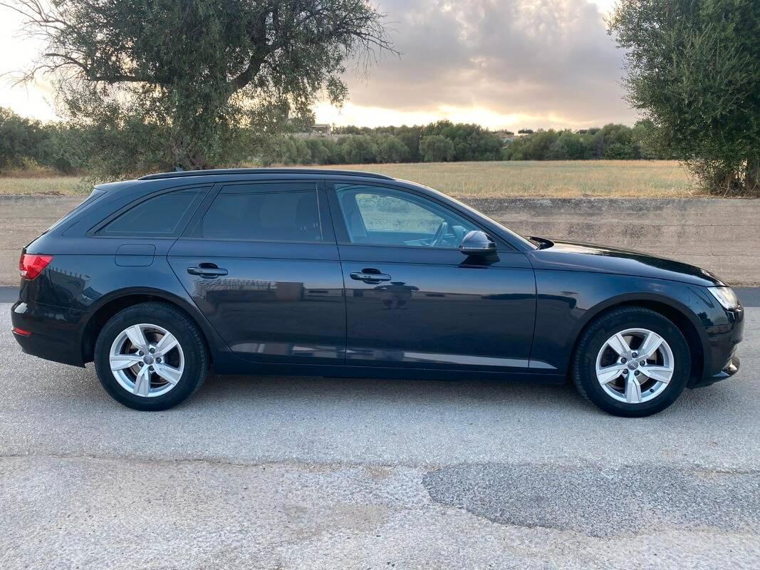 Audi A4 Avant 30 2.0 tdi Business Sport 122cv s-tronic my16