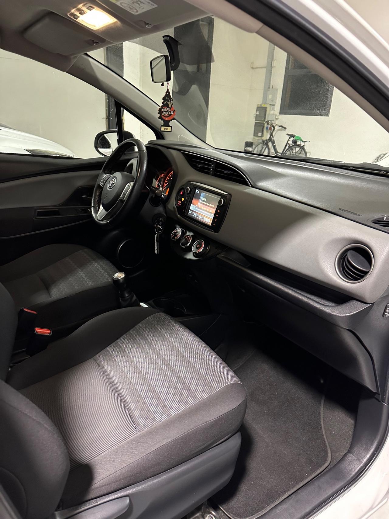 Toyota Yaris 1.0 5 porte Lounge
