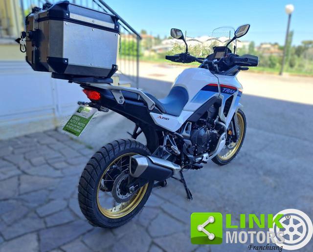 HONDA Transalp XL750 .