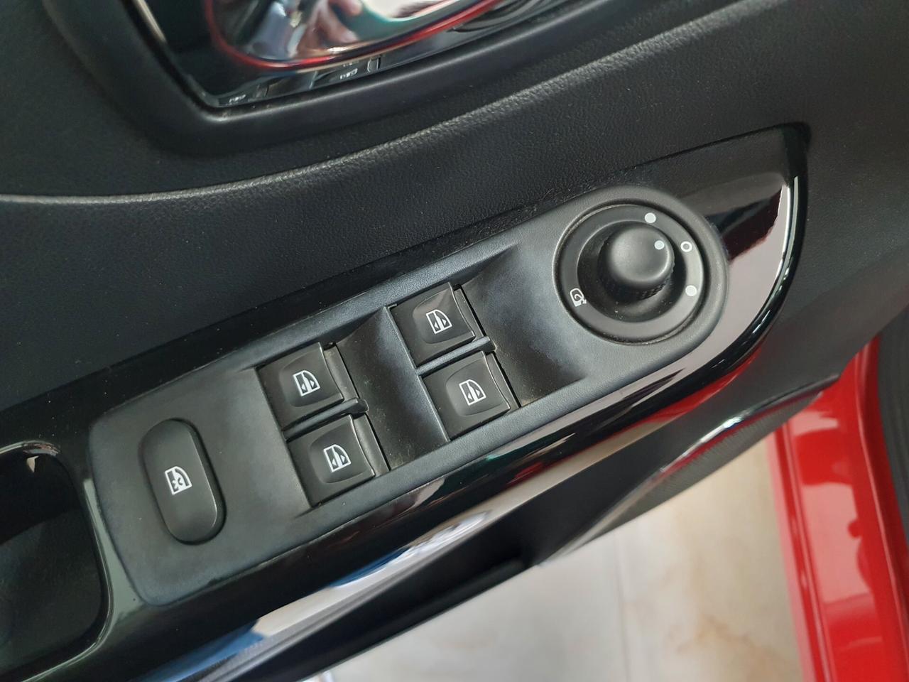 Renault Captur 0.9 TCe 90cv Energy Hypnotic Magnetik 2017