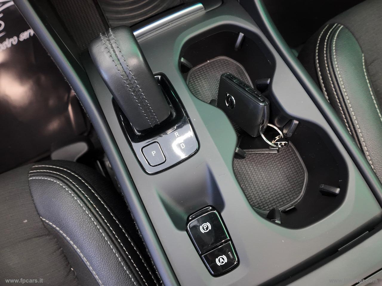 VOLVO XC40 D3 Geartronic R-design TETTO APRIBILE