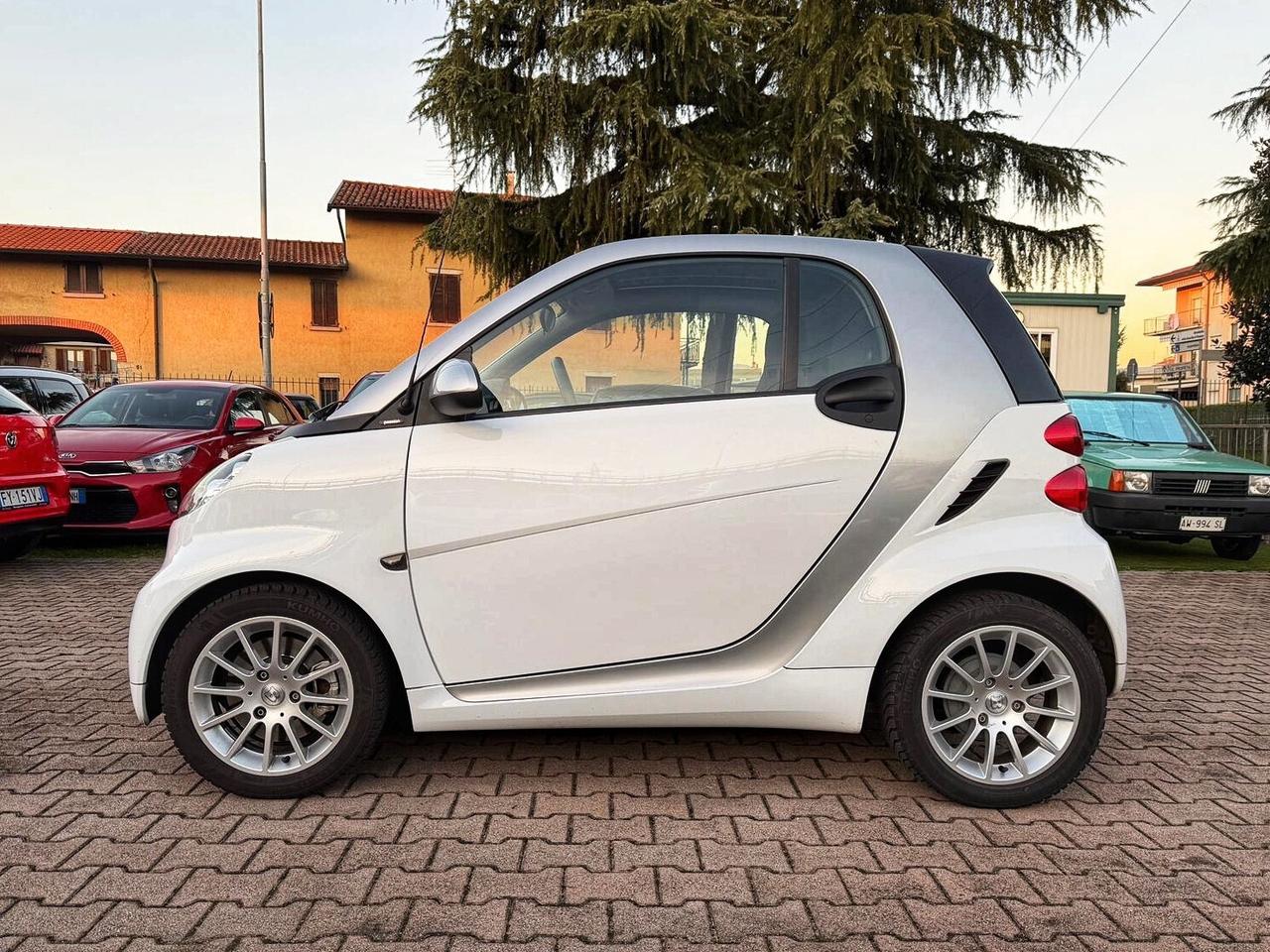 Smart ForTwo 800 40 kW coupé pure cdi OK NEOPATENTATI