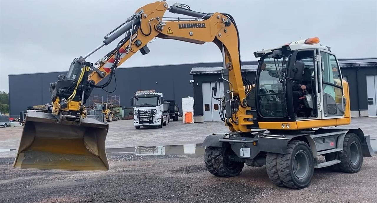 Liebherr  910 Compact Litronic,