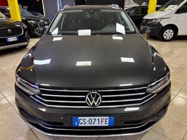 VOLKSWAGEN Passat Variant 2.0 TDI DSG Executive - UNIPRO - SOLO 25.000KM