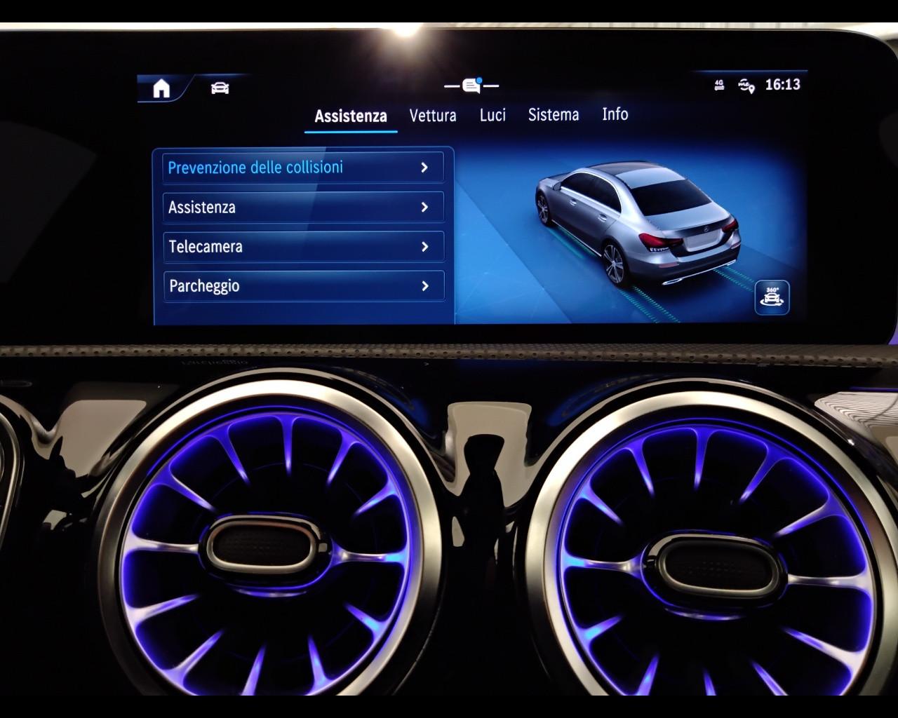 Mercedes-Benz Classe A - V177 2023 - A 180 d AMG Line Advanced Plus auto