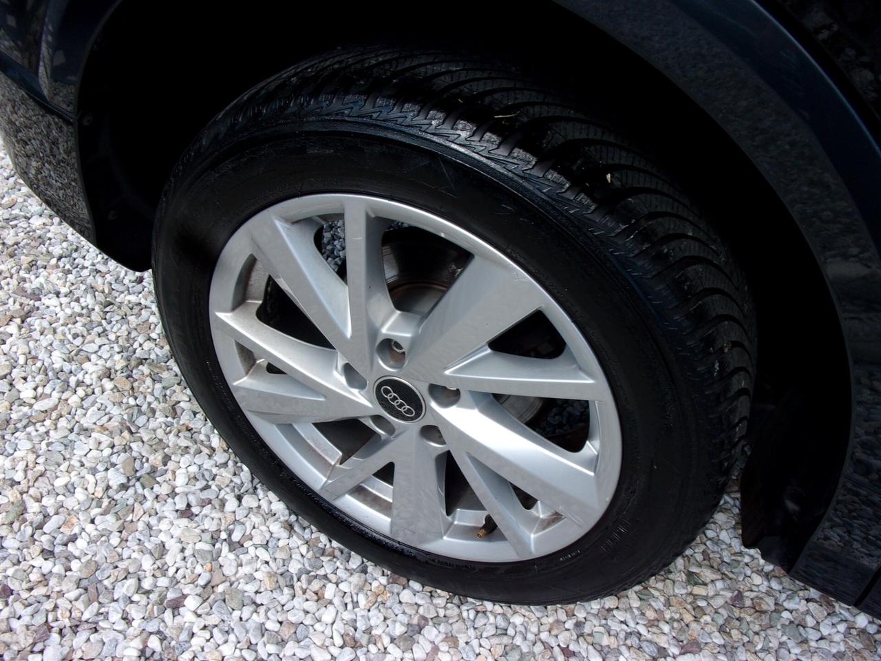 Audi Q2 35 TFSI S tronic Business