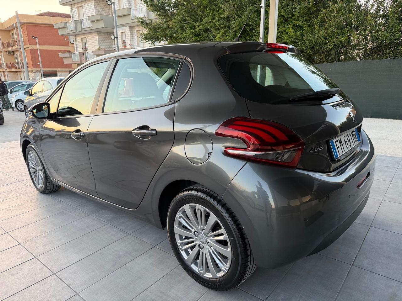 Peugeot 208 BlueHDi 75 5 porte Allure