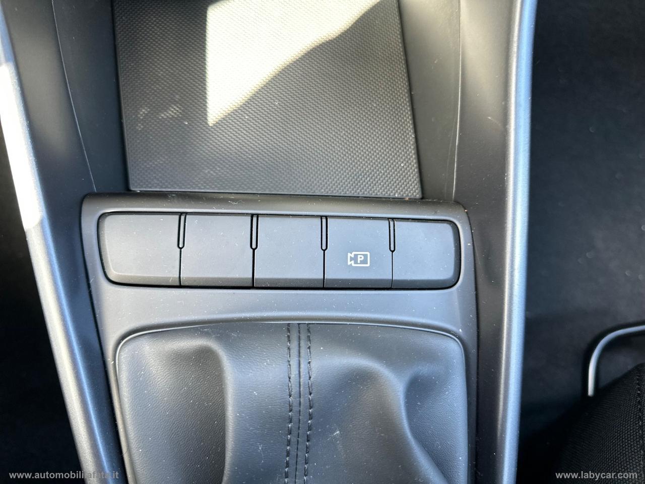 HYUNDAI i20 1.2 MPI MT Connectline KM ZERO