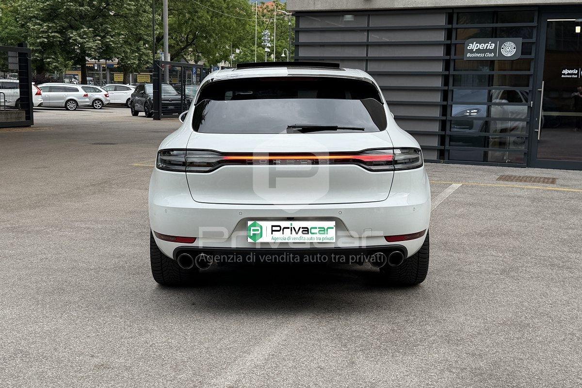 PORSCHE Macan 2.0