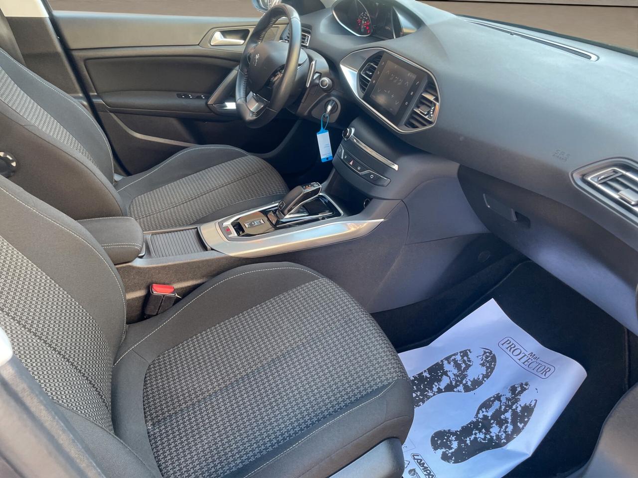 Peugeot 308 UNICO PROPRIETARIO - AUTOMATICA NEOPATENTATI
