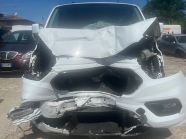 Ford transit custum hybrid 2021 sinistrato