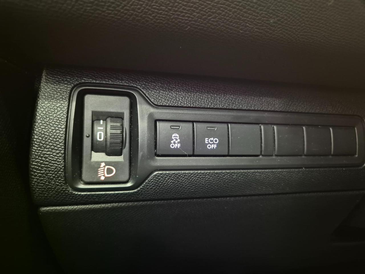 Peugeot 308 SW 1.6 bluehdi Active s&s 120cv - UNIPROPRIETARIO - NEOPATENTATI - Sens. Park - Clima