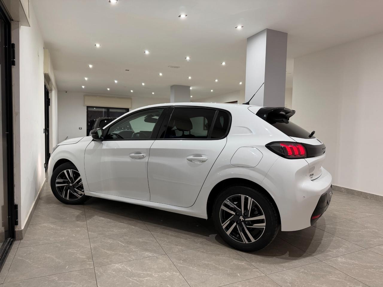 Peugeot 208 PureTech 100 Stop&Start EAT8 5 porte Allure