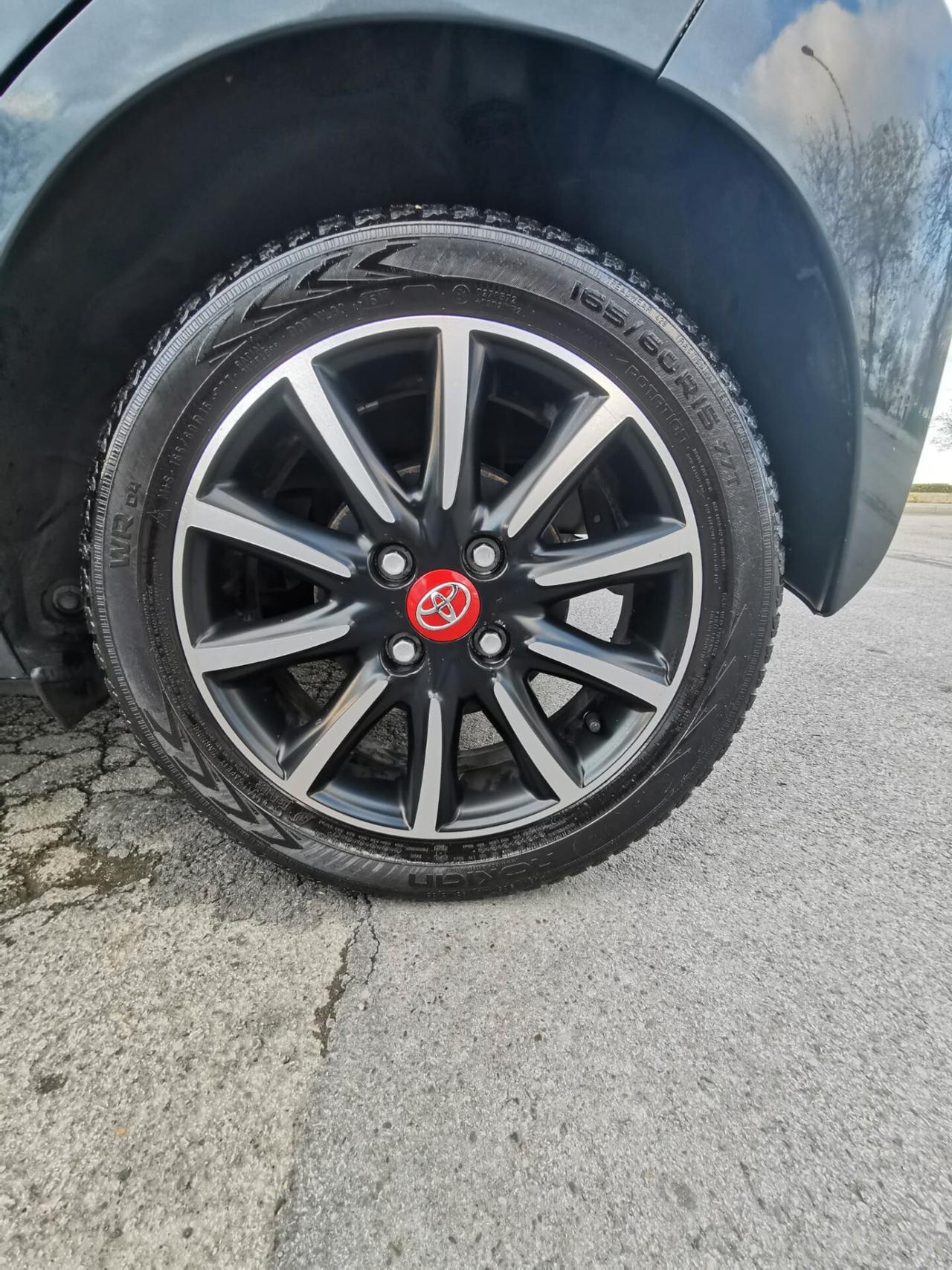 Toyota Aygo 1.0 VVT-i 69 CV 5P. x-play 2018